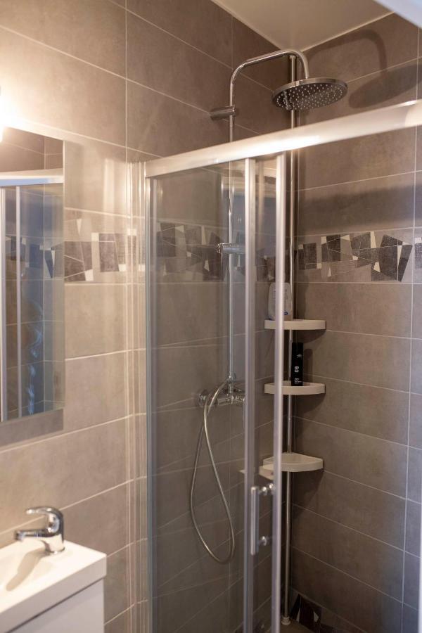 Loc Trotteur Le Graphite T2 Grand Confort Terrasse Lourdes Buitenkant foto